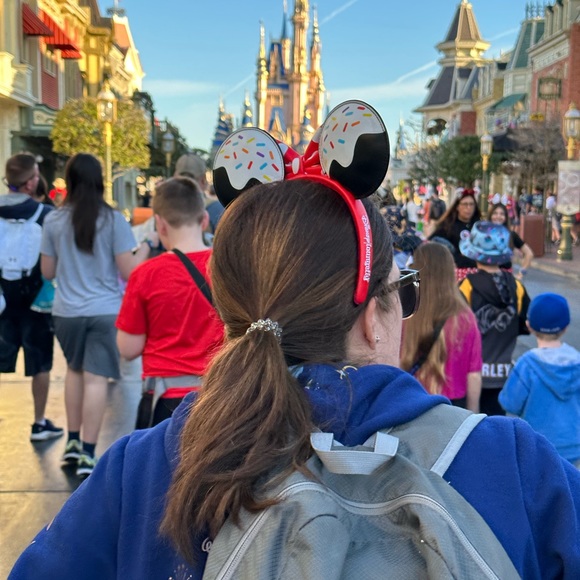 Meet your Posher, Heather - Picture 1 of 1